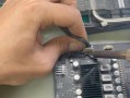 拆解电脑显卡的技巧教程（轻松操作）