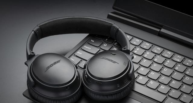 体验卓越音质——QC35耳机的终极评测（性降噪技术带给你无与伦比的听觉盛宴）-第1张图片-数科之翼