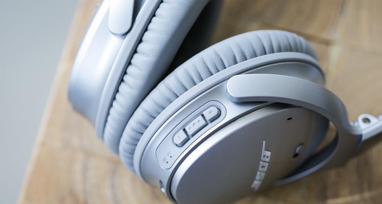 体验卓越音质——QC35耳机的终极评测（性降噪技术带给你无与伦比的听觉盛宴）-第3张图片-数科之翼