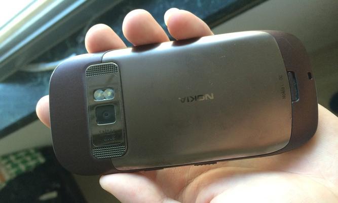 NokiaC7（探索NokiaC7的设计、功能和性能，回忆那个曾经的经典时代）-第2张图片-数科之翼