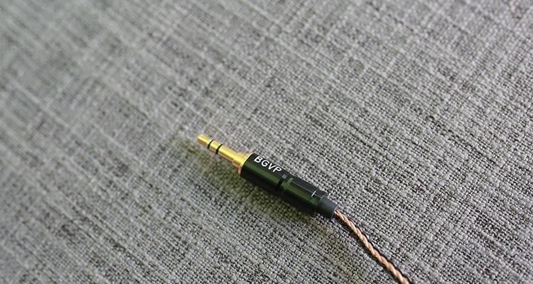 电脑耳机地线手工焊接教程（轻松学会电脑耳机地线的手工焊接技巧）-第3张图片-数科之翼